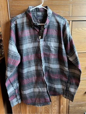 NWT! Jackson Hole Men’s Gray & Burgundy Plaid Flannel Shirt Jacket